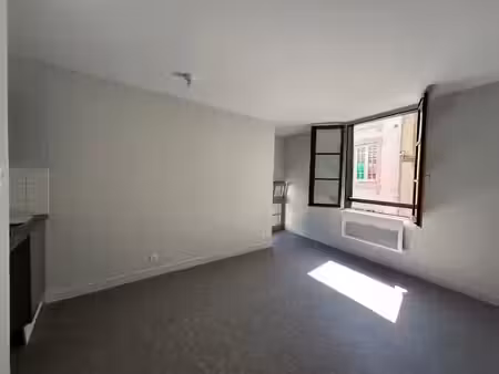 location appartement 1 pièce 21.95 m² à limoges (87000)  326 €