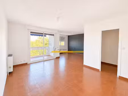 appartement t3 de 80 m2 avec balcon et vue dégagée résiden