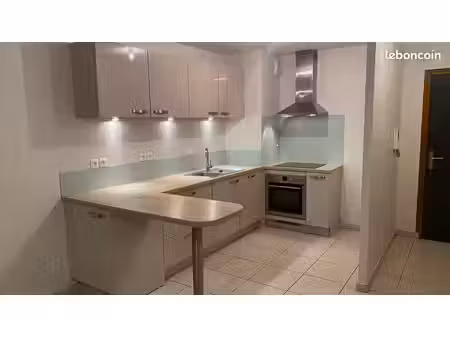 appartement type 2 de 48m²  en rdc  avec terrasse. construction de 2015. au bord du lac  a