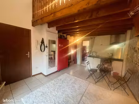 petit appartement mezzanine cœur de yenne