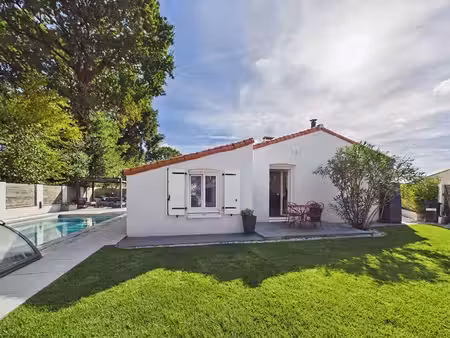 oudairies - maison 5 ch - 160 m² - piscine  terrain clos au calme