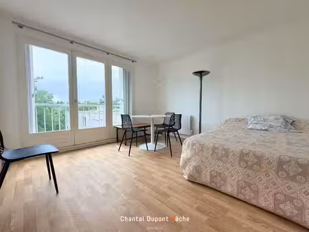 chartres grand faubourg- appartement d'environ 34m2 en derni