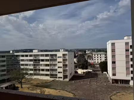 type 3 6 éme étage avec balcon