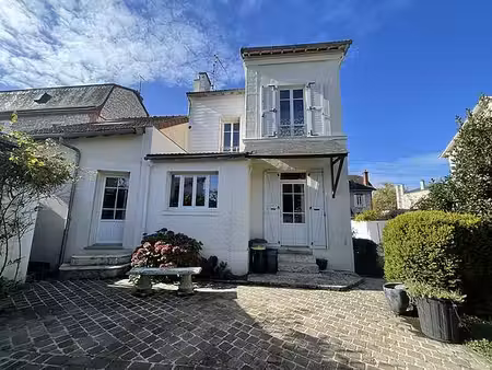 maison individuelle 4 chambres meublée avec terrasse et jardin