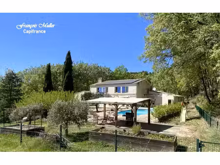 splendide propriété de 325 m2 à proximité de pierrevert  8800 m2 de terrain