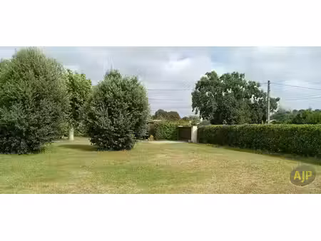 terrain constructible de 800 m2 à lège