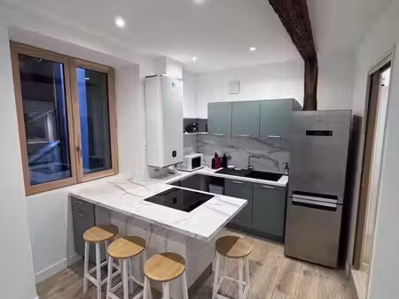 t2 38 m² entièrement rénové – annecy vieille ville – rue sainte-claire