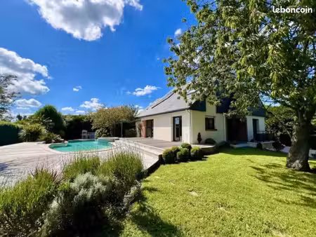 maison d’architecte 180m² – 5 chambres – piscine à débordement