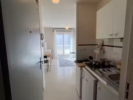 a vendre studio de 20m2 meublé avec balcon au havre quartier coty