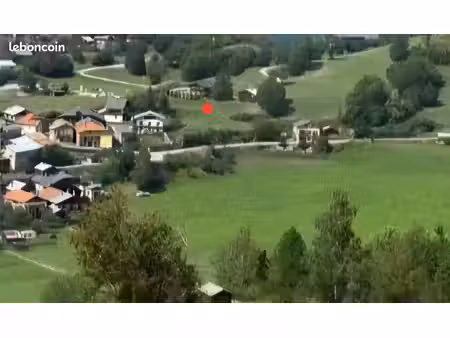 exceptionnel : terrain constructible de 1268 m2  déjà viabilisé  très facile d’accès  vue 