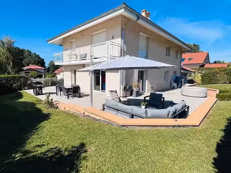 appartement 101 m² – jardin 530 m² – garage 22 m² – 3 chambres – larringes