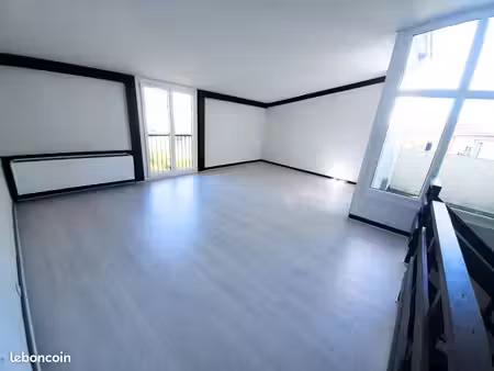 torcy le clos – appartement 90 m²– lumineux – beaux volumes – extérieur et box fermé – 3 c