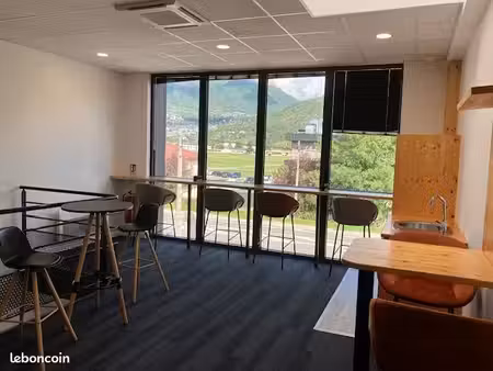 bureau en coworking – 1 poste disponible (challes les eaux)