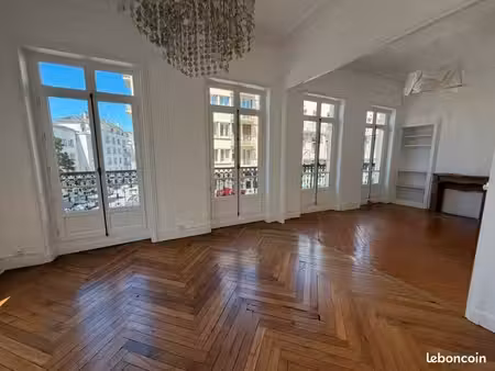 bel appartement haussmannien hyper centre