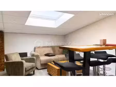local 65 m²