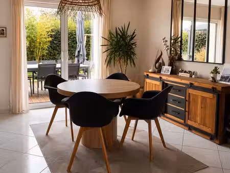 maison familiale de 123 m² sur terrain clos et arboré de 1 250 m²
