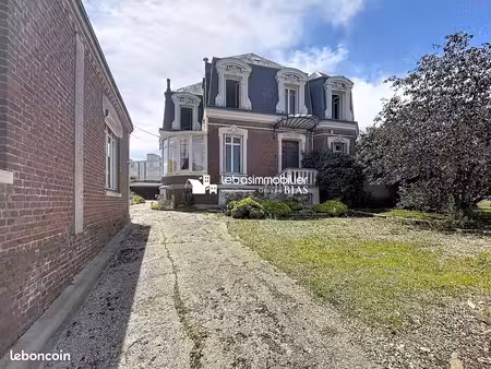maison 7 pièces 197 m²