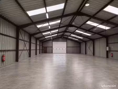 local industriel rénové de 480m2 -roye 80700