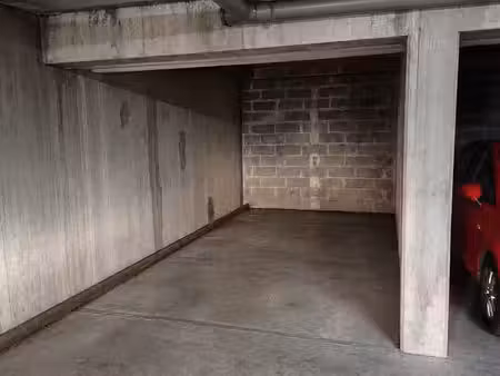 grande place de parking en sous-sol sécurisé – rouen