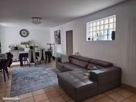 grand 4 pièces ensoleillé (98m2) avec balcon