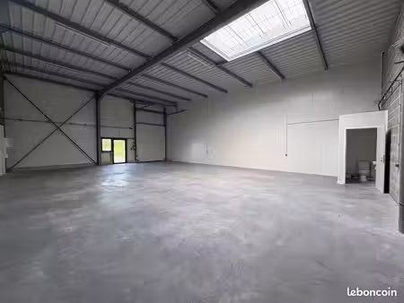 local d’activité / entrepôt 159 m² (2 loyers offerts)