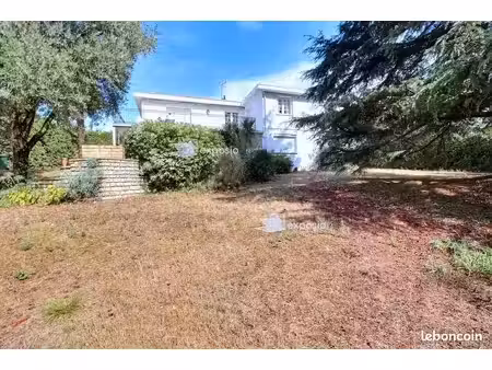 maison 8 pièces 242 m²
