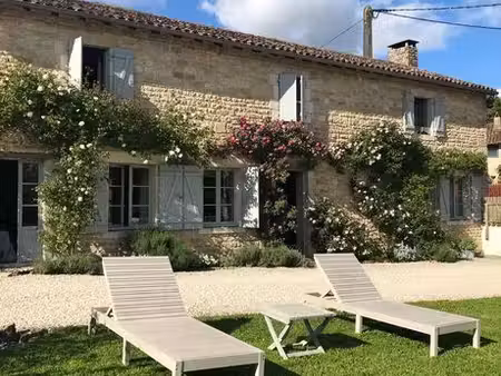 charmante maison de campagne  meublée et louée comme résidence principale du locataire. pi
