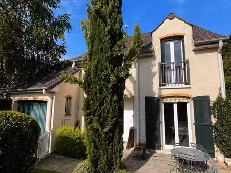 maison 8 pièces 147 m²