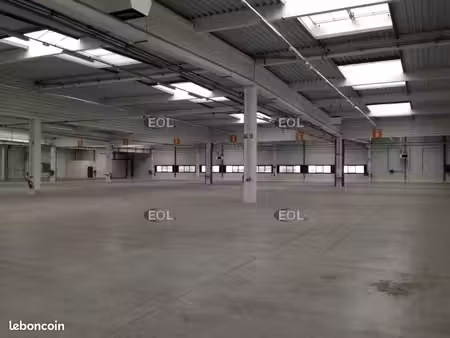 local bureaux 4 662 m²