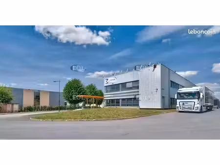 local bureaux 1 040 m²