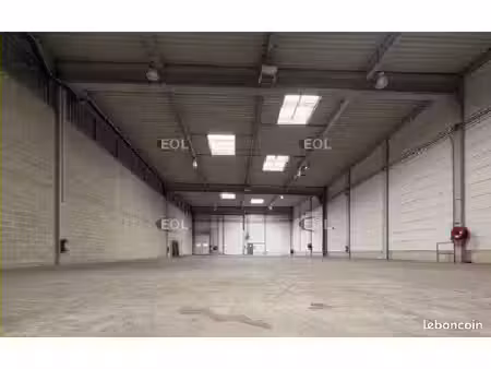 local bureaux 1 418 m²