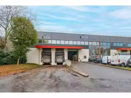 local bureaux 1 998 m²