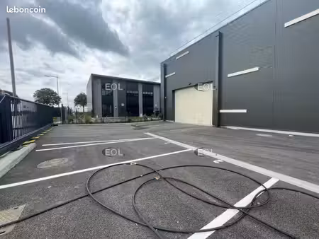 local industriel 637 m²