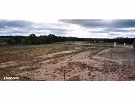 terrain 610 m² castelnau de montmiral