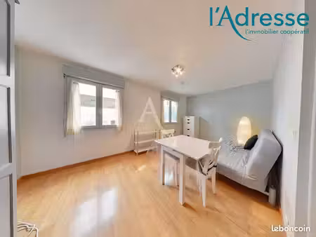 studio 1 pièce 25 m²