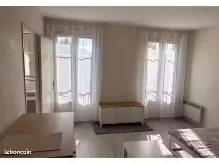 beau studio meublé