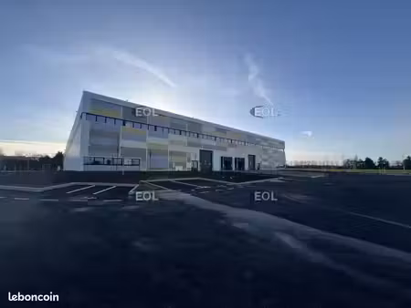 local industriel 1 586 m²