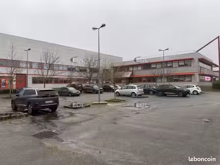 local d'activité 6 081 m²