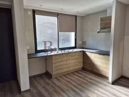 superbe appartement t2 avec balcon.