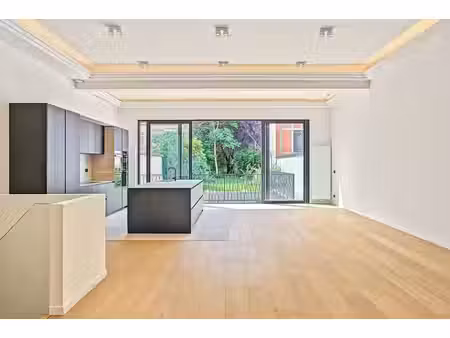 rez-duplex de 238 m² avec terrasse et jardin - montgomery
