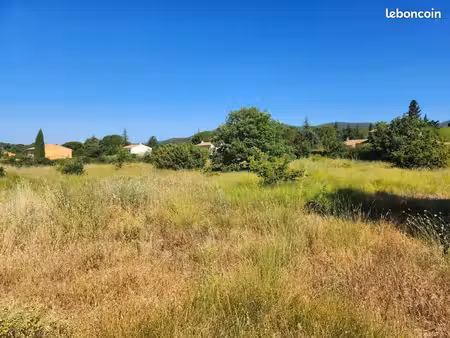 terrain 949 m² lauris