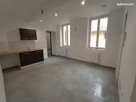 particulier loue t3 en centre-ville de carpentras
