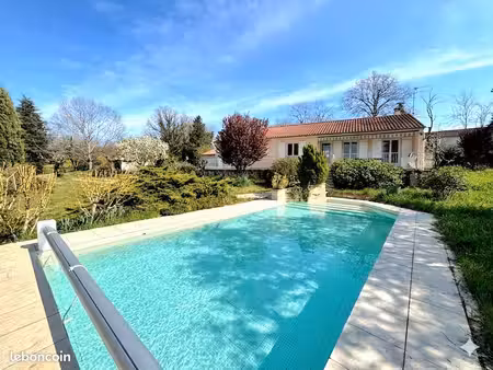 villa 7 pièces 118 m²