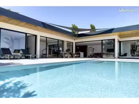 villa 7 pièces 300 m²