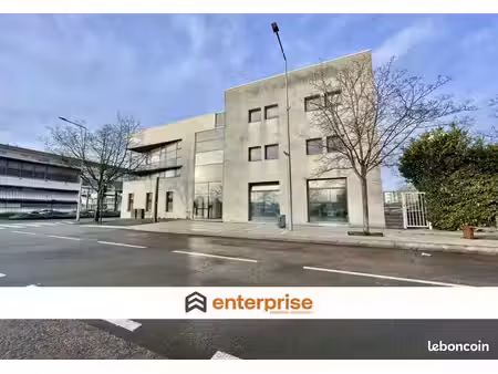 bureaux 309 m²