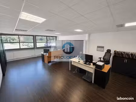 bureaux 89 m² dury