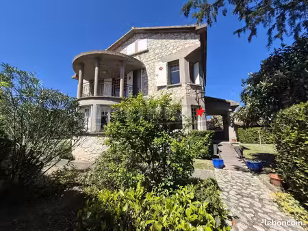 maison 7 pièces 177 m²