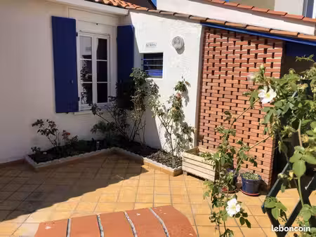 keroa -800m de la merla maison aux volets bleues