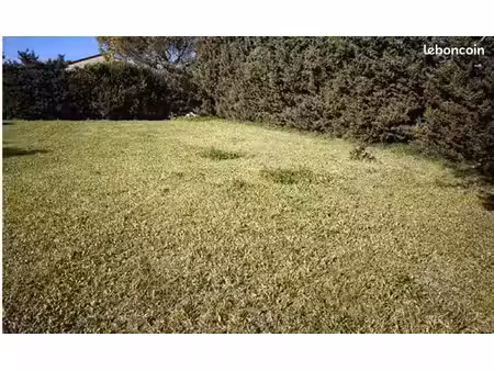 terrain à bâtir de 613 m² à monteux (84)
