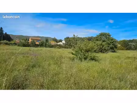 terrain 916 m² lauris